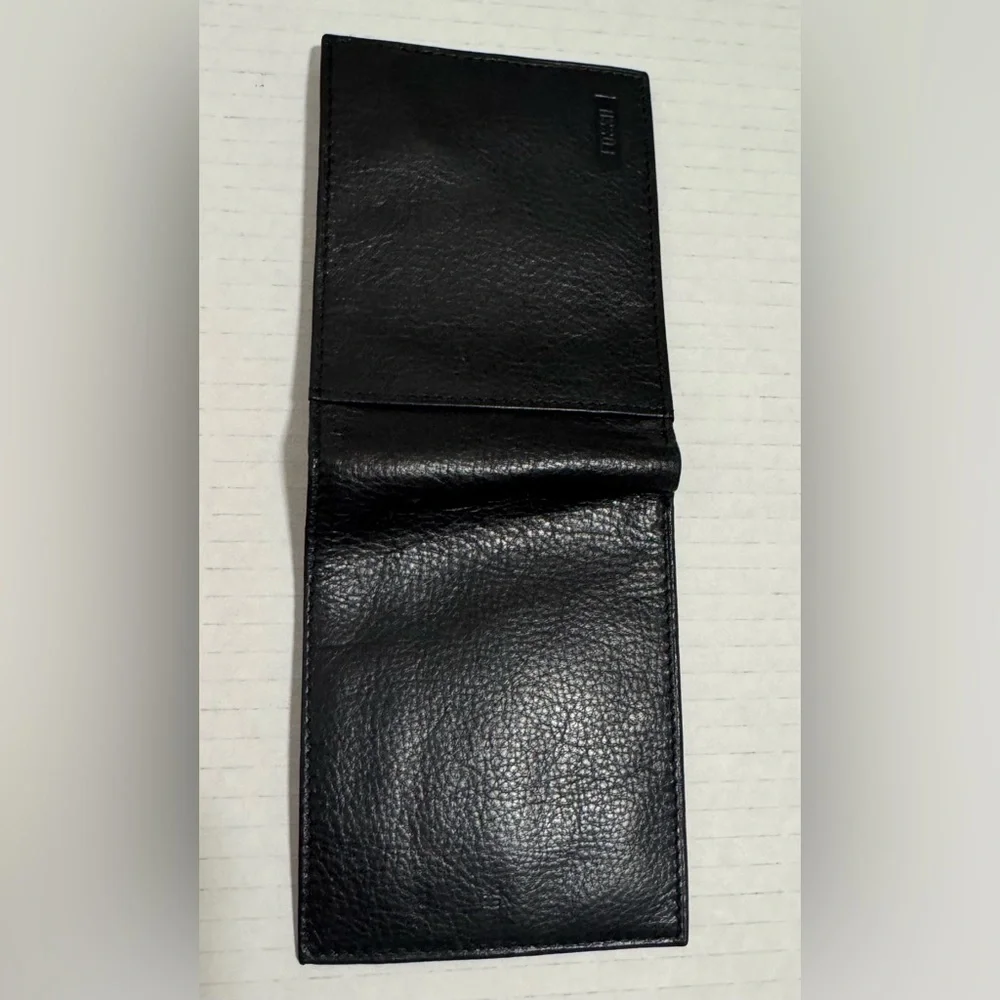 FOSSIL men’s black leather wallet nwt